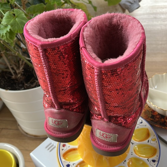 Ugg Classic Short Boots Pink Sequins 7 - Picture 6 of 9